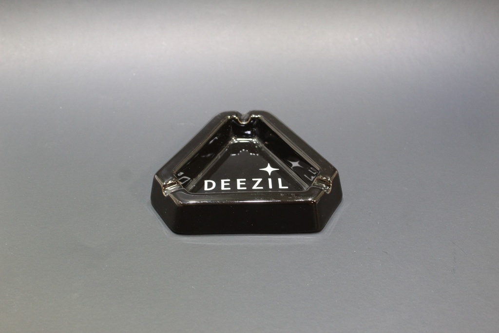 Deezil Ashtray- Triangle
