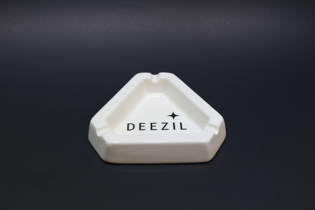 Deezil Ashtray- Triangle