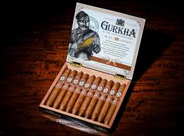 Gurkha- 35th Anniversary No.2 Piramide 6.25x52-10ct