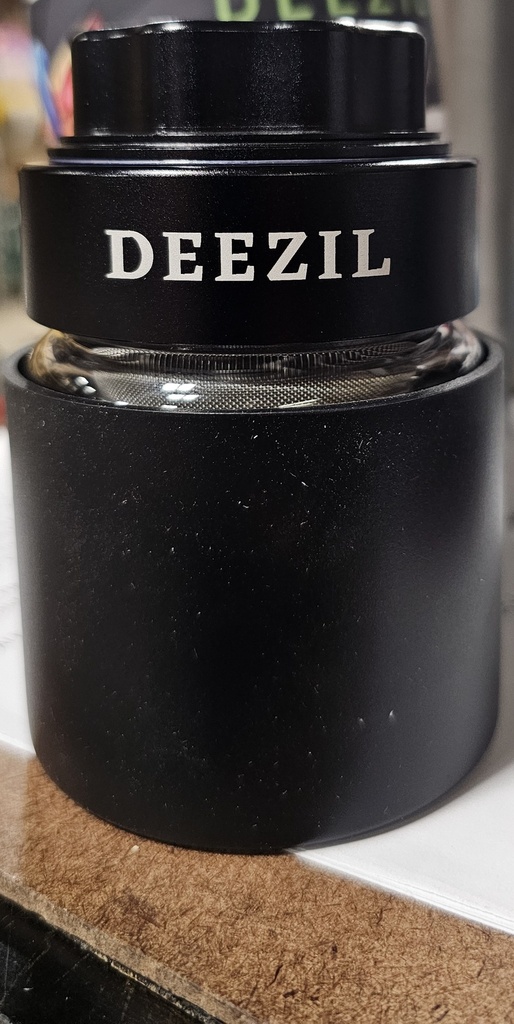 Deezil Grinder w/Glass Jar